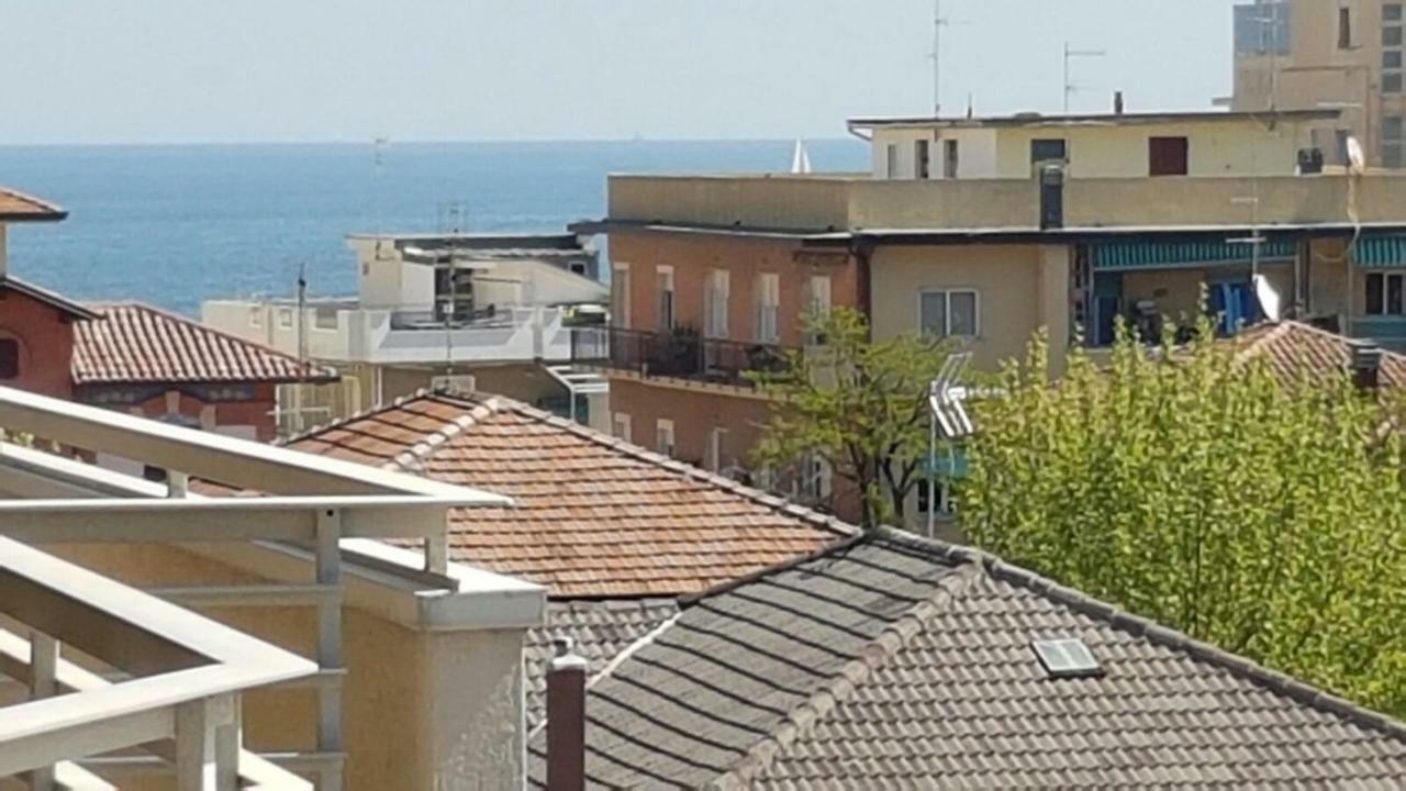 Domus Maris Viserba, Spiagge E Centro A 100 Mt, Promo Maggio Fiera Macfrut, Fieravicola, Expo Dental, Meeting Rímini Exterior foto